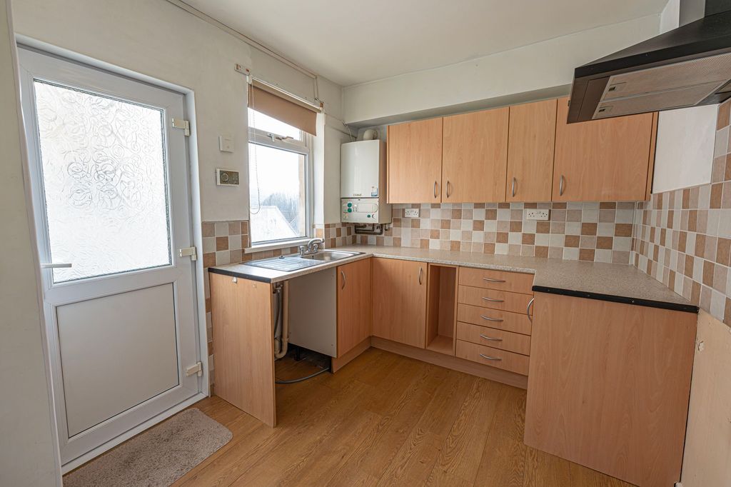 Property photo 3 of 26