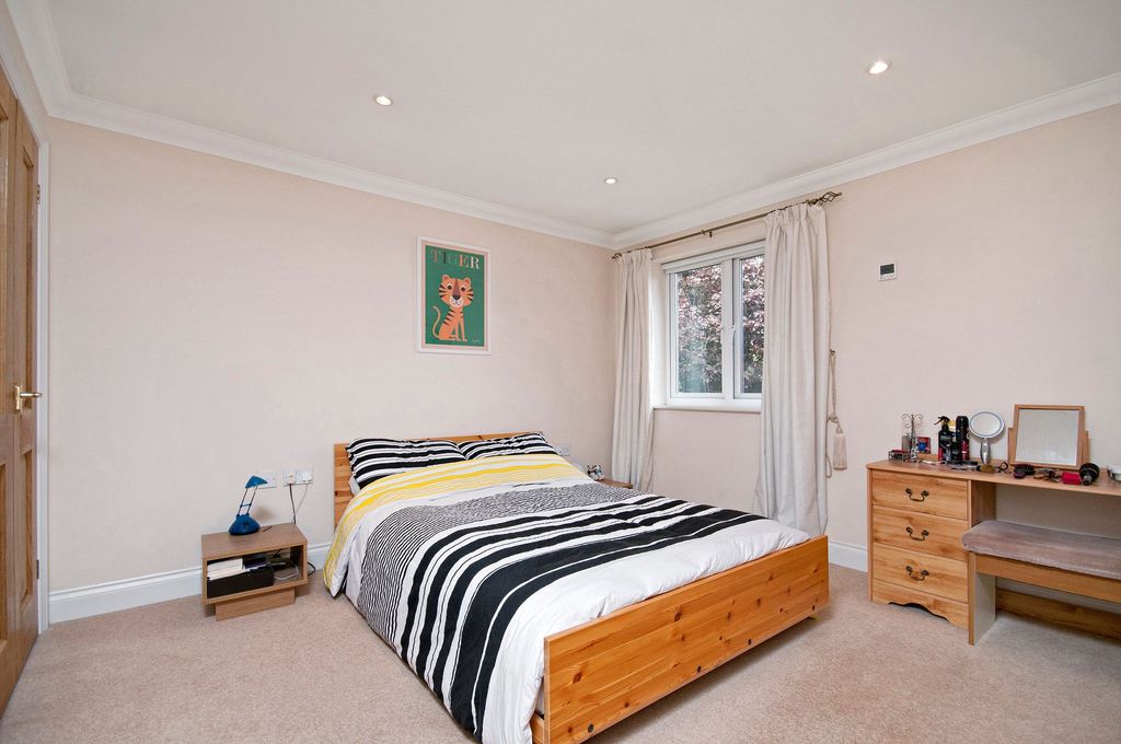 Property photo 2 of 4