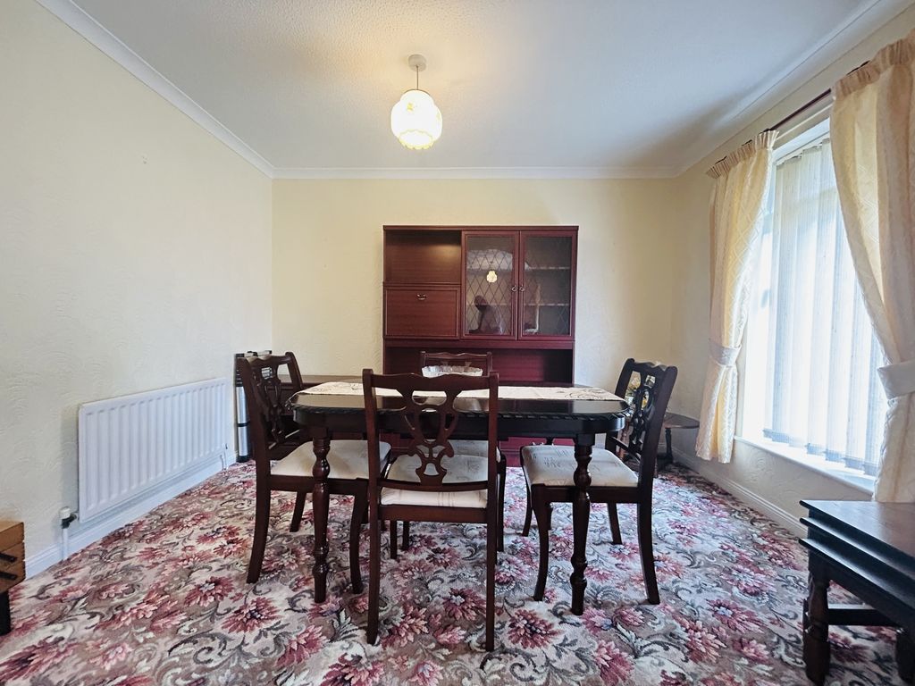 Property photo 3 of 17 Img_2873