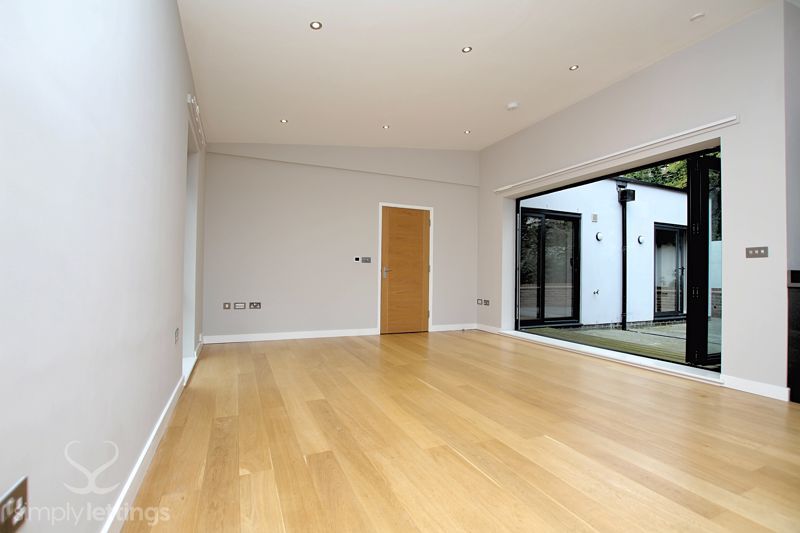 Property photo 3 of 13 Photo 5