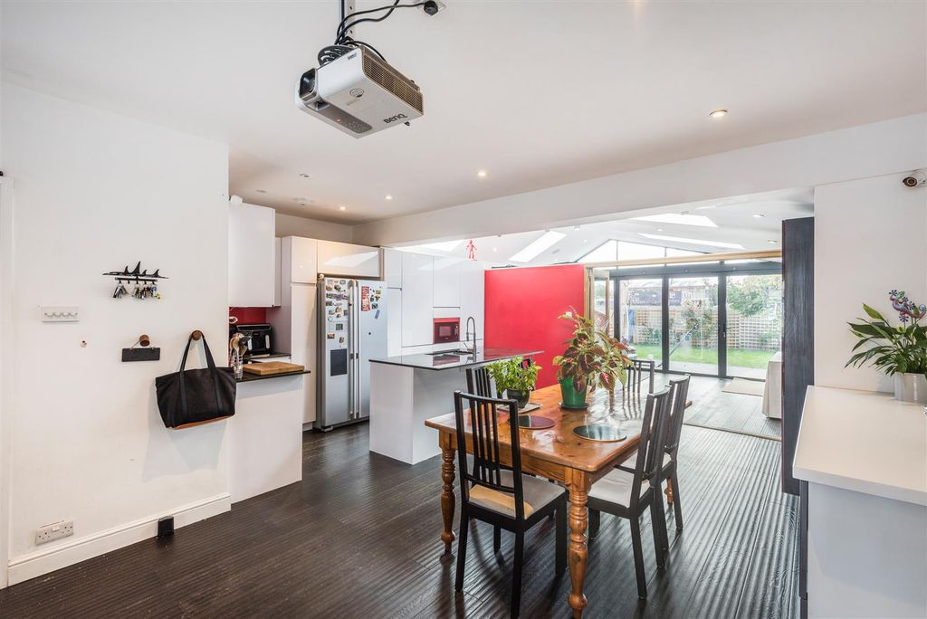 Property photo 2 of 12 Kitchen/ Dining Area