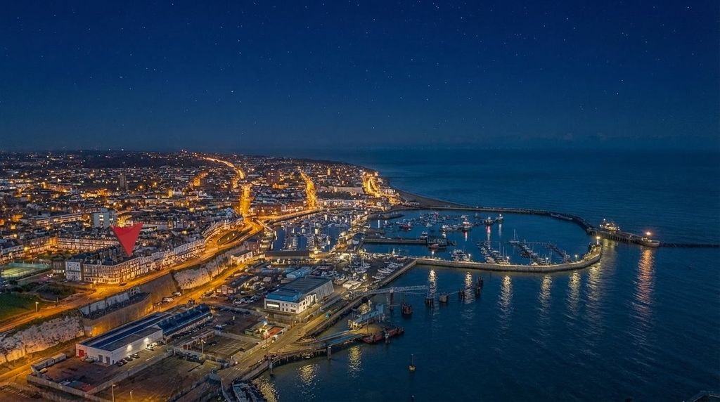 Property photo 1 of 23