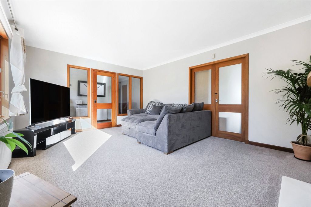 Property photo 3 of 19 Picture No. 04
