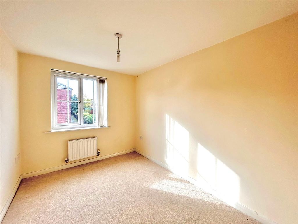 Property photo 3 of 8 Bedroom 2.Jpg