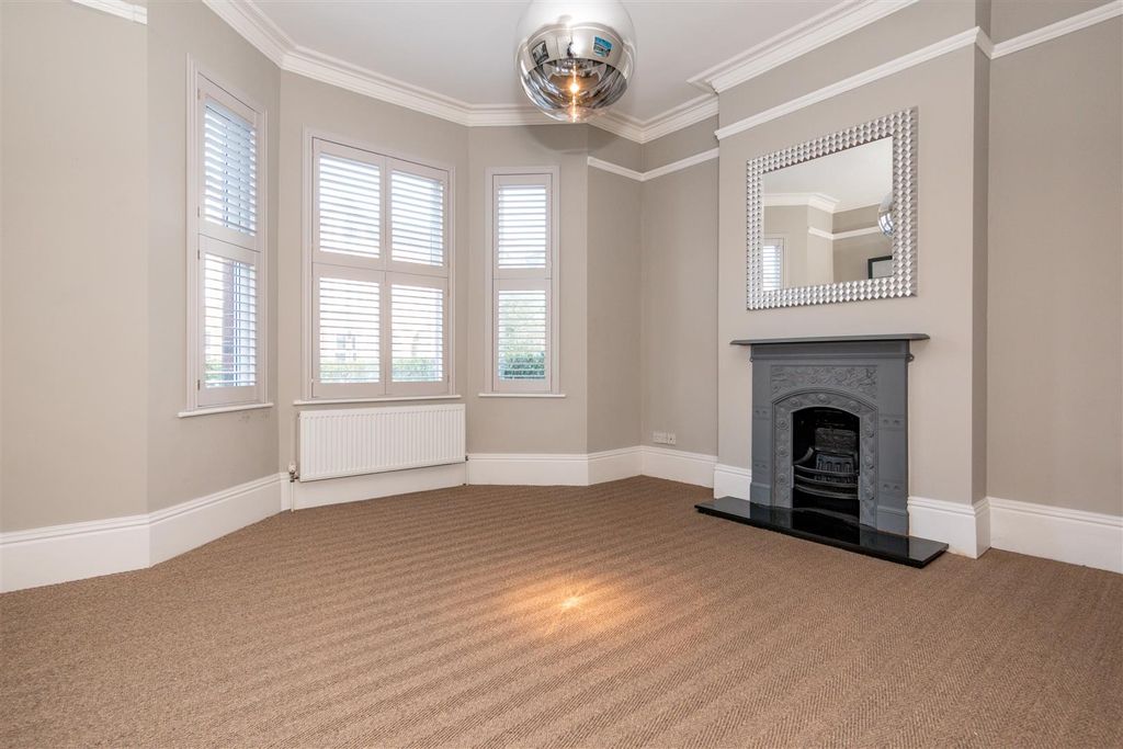 Property photo 2 of 34 Image 2