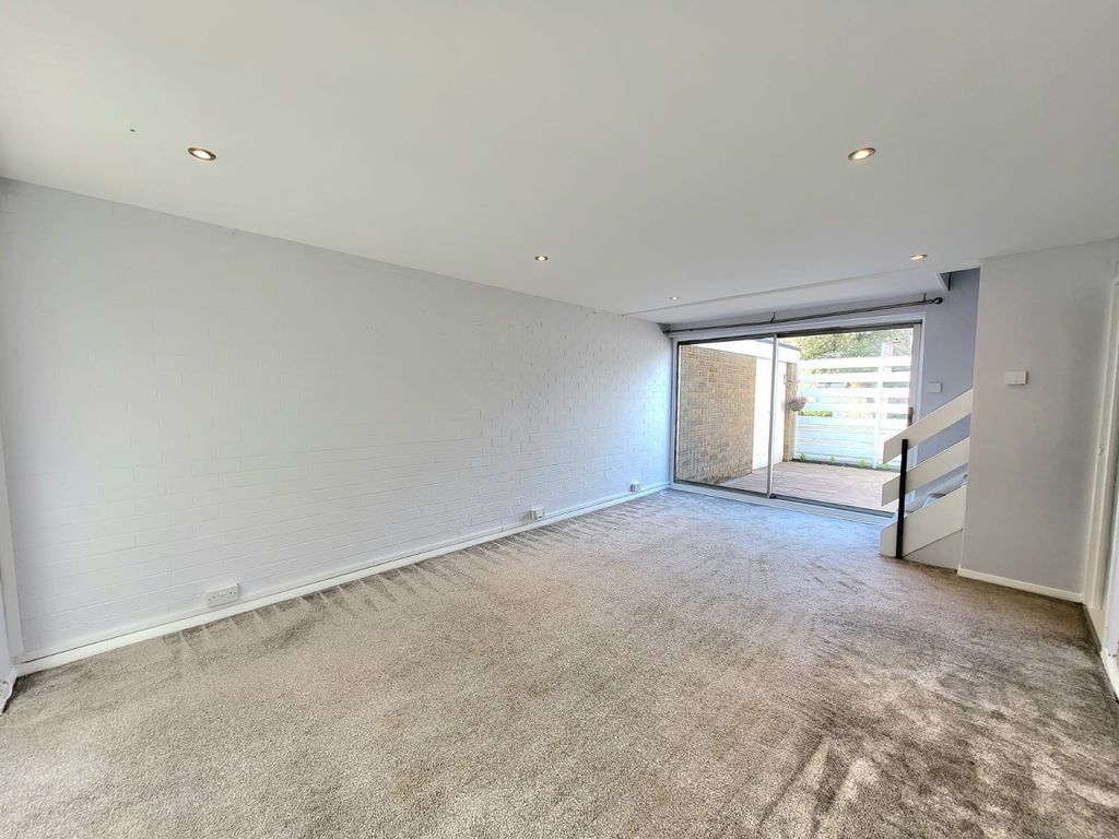 Property photo 3 of 16 Living Room