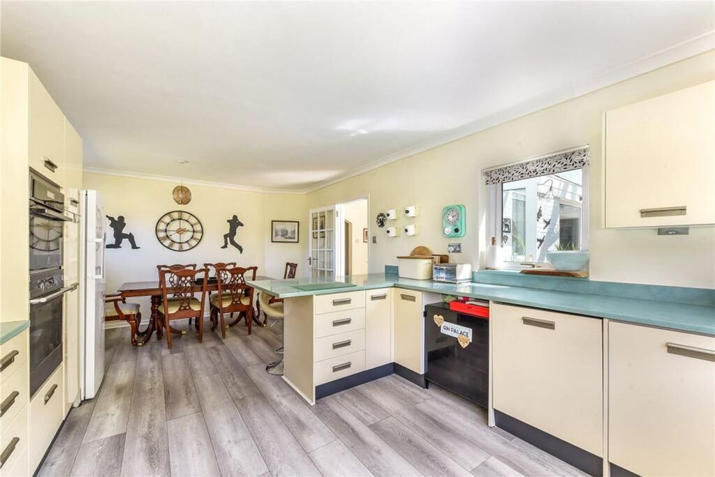 Additional image 5 of 5 bed detached bungalow for salePulens Lane, Petersfield GU31