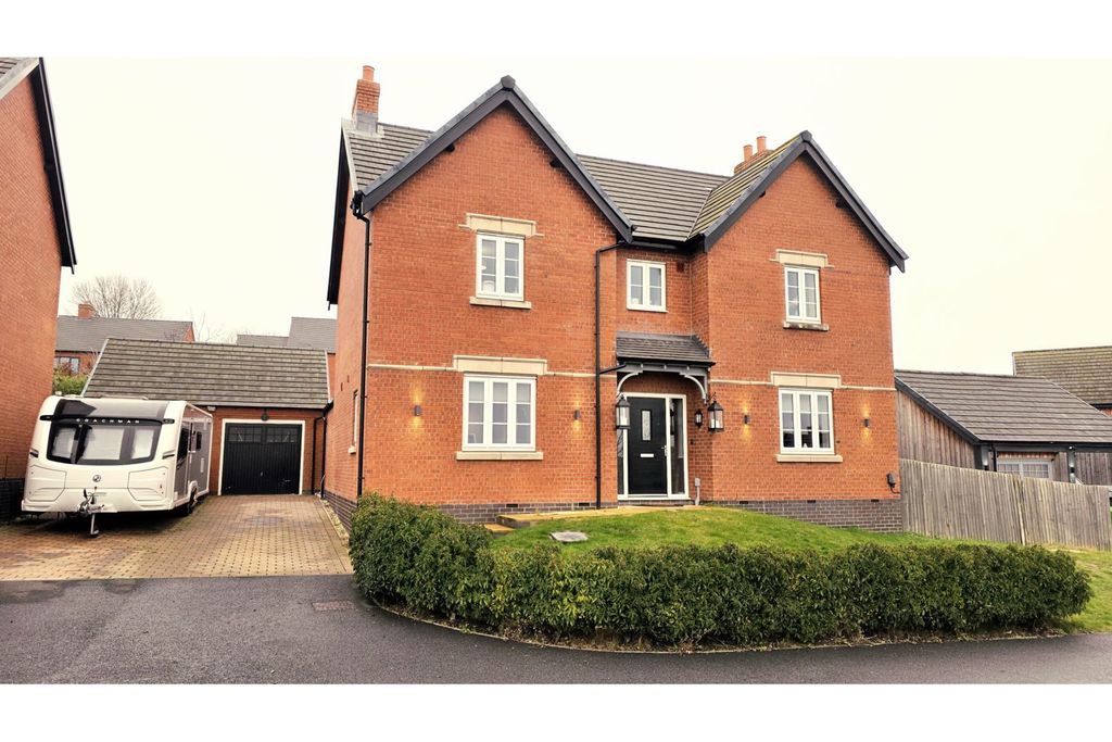 Property photo 1 of 41