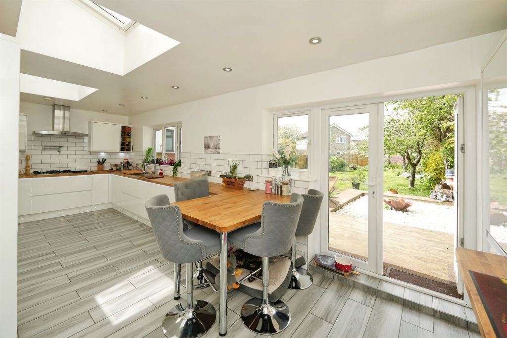 Property photo 2 of 20