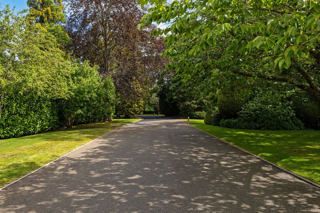 Property photo 3 of 33