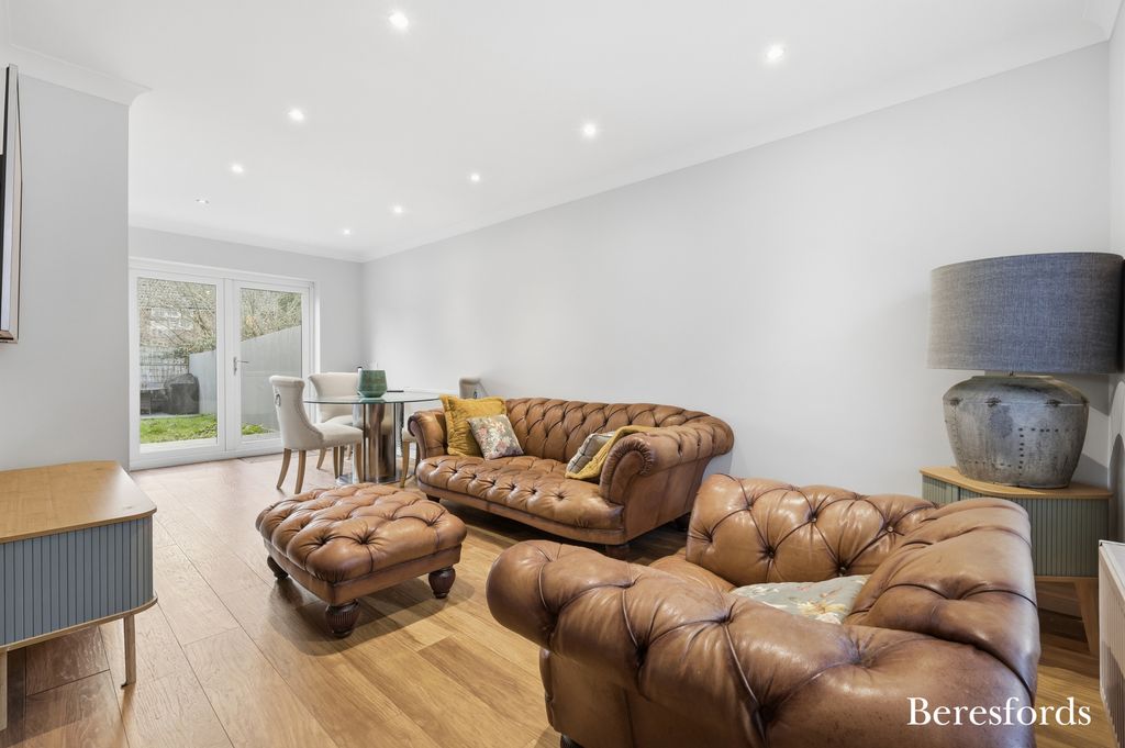 Property photo 3 of 22 Picture No. 18