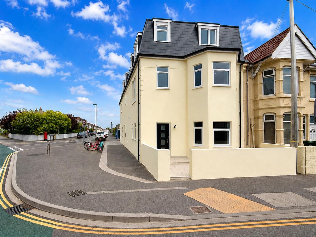 Property photo 1 of 10 F563B18C-F8D7-471C-8De6-Fd9B605E8800.Jpg