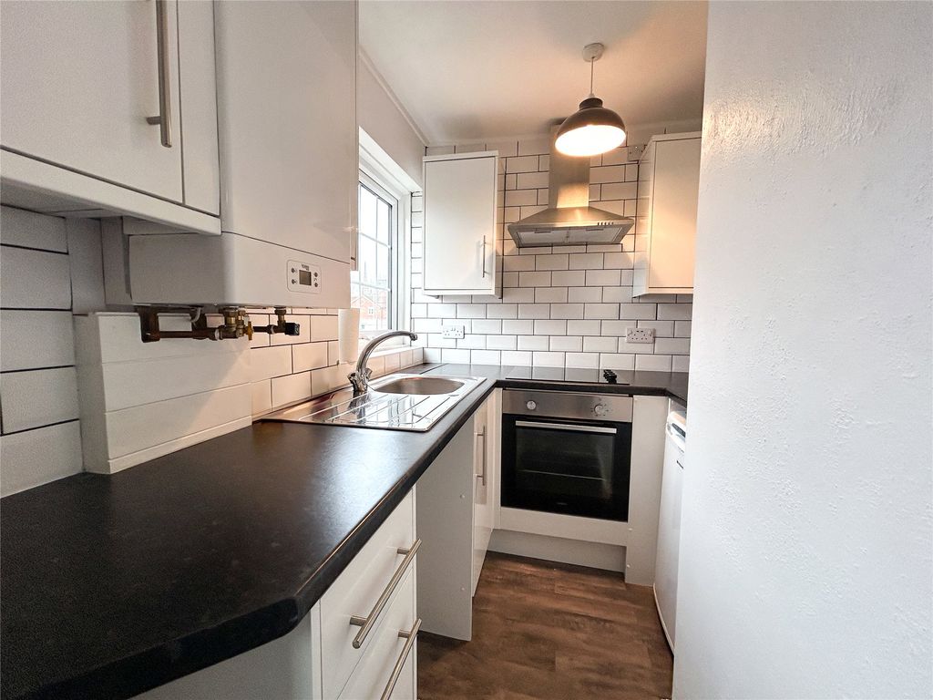 Property photo 2 of 9 Picture No. 13