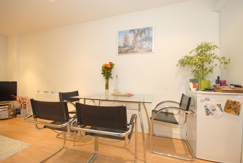 Property photo 2 of 5 Dinning Area