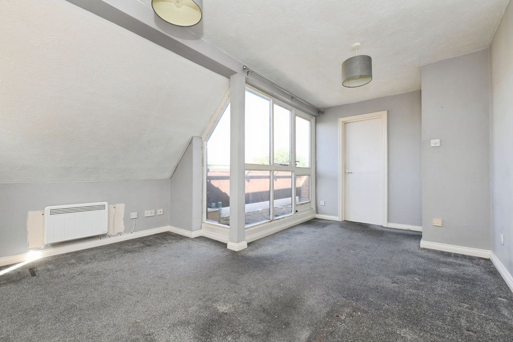 Property photo 2 of 14 Photo