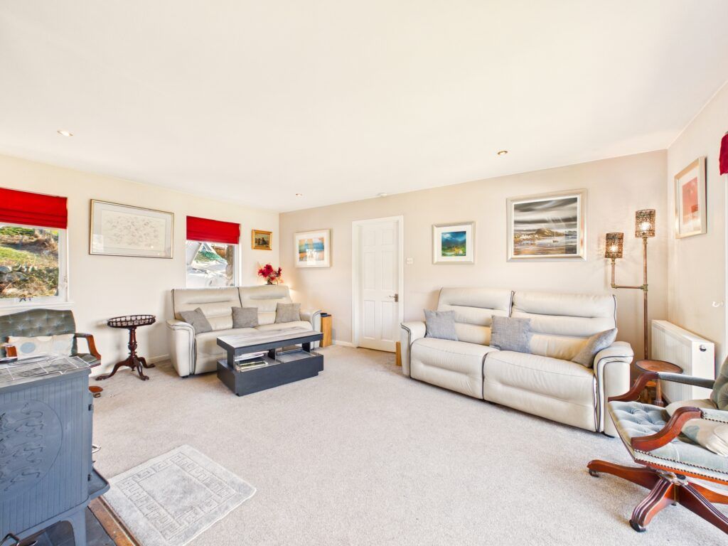 Property photo 3 of 31