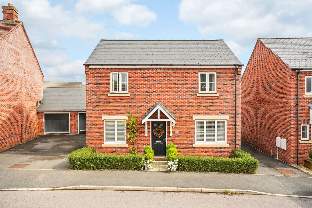 Property photo 1 of 31