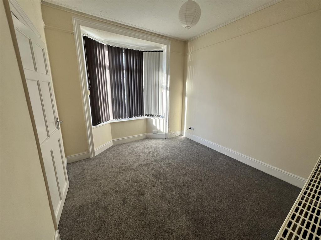Property photo 2 of 12 Recep.Jpeg