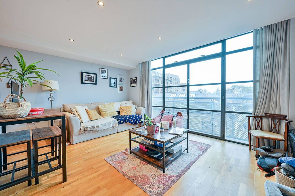 Property photo 1 of 6