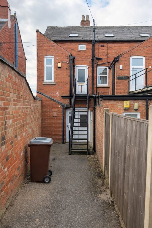 Property photo 1 of 8 Photo 0