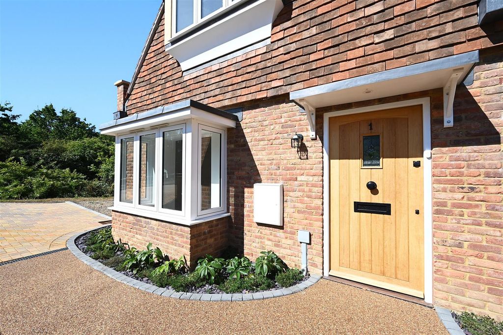 Property photo 2 of 23 1 Putting Green Cottages Front Entrance.Jpg