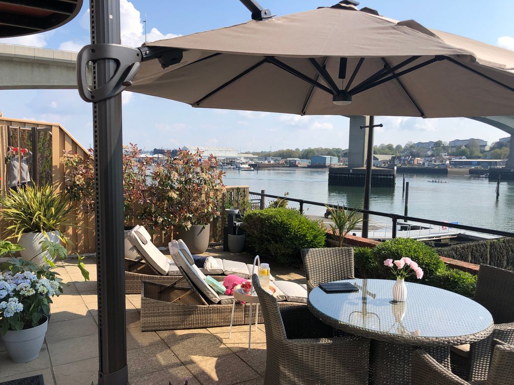 Property photo 2 of 37