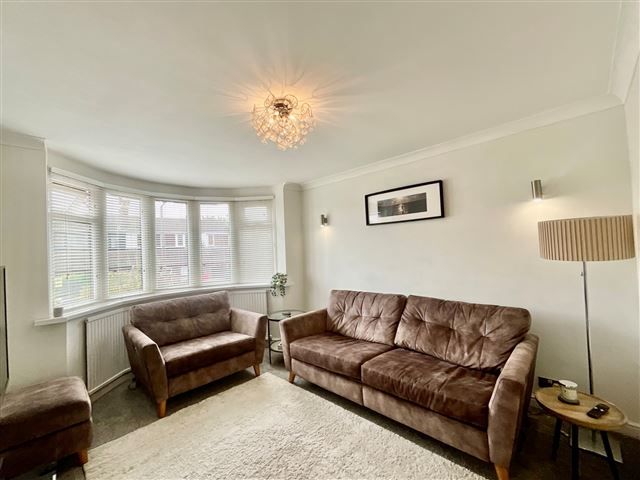 Property photo 3 of 21 Lounge