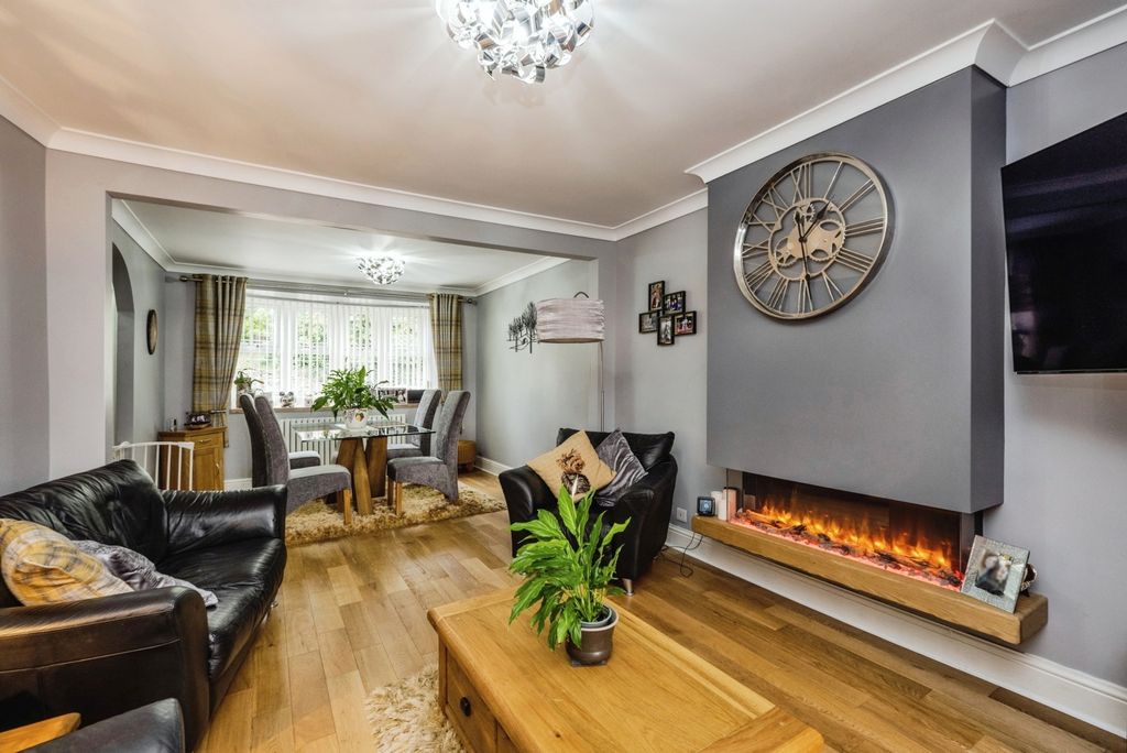 Property photo 3 of 19 Pbox-Img.Jpg