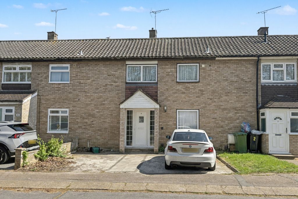 Property photo 1 of 12 4 Delimands, Basildon, Essex, Ss15 5Bb