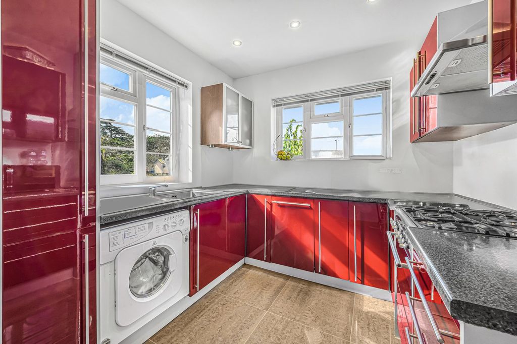 Property photo 2 of 19