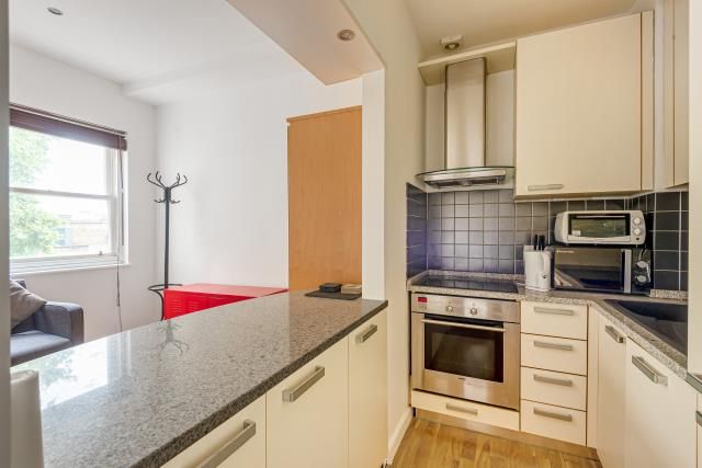 Property photo 3 of 10 Kitchen