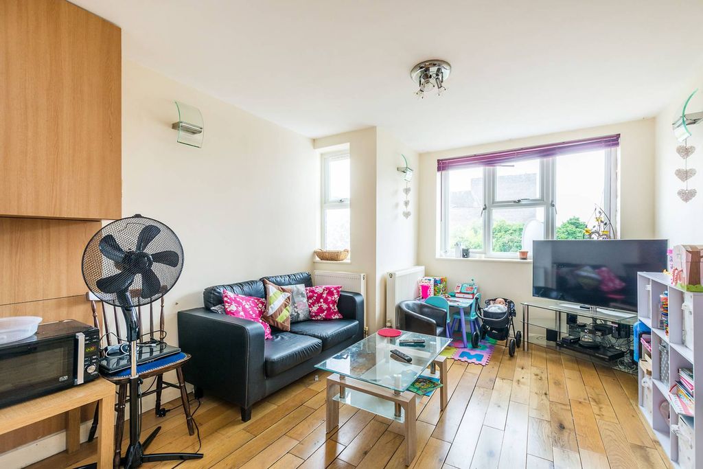 Property photo 2 of 7