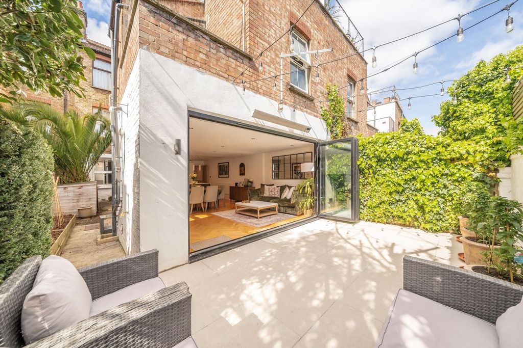 Property photo 2 of 12