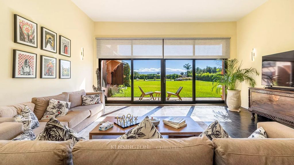 Property photo 2 of 40