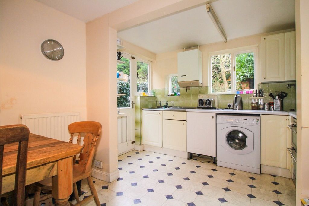 Property photo 3 of 6 2975