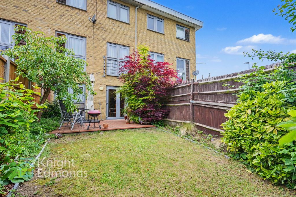 Property photo 1 of 28 Garden