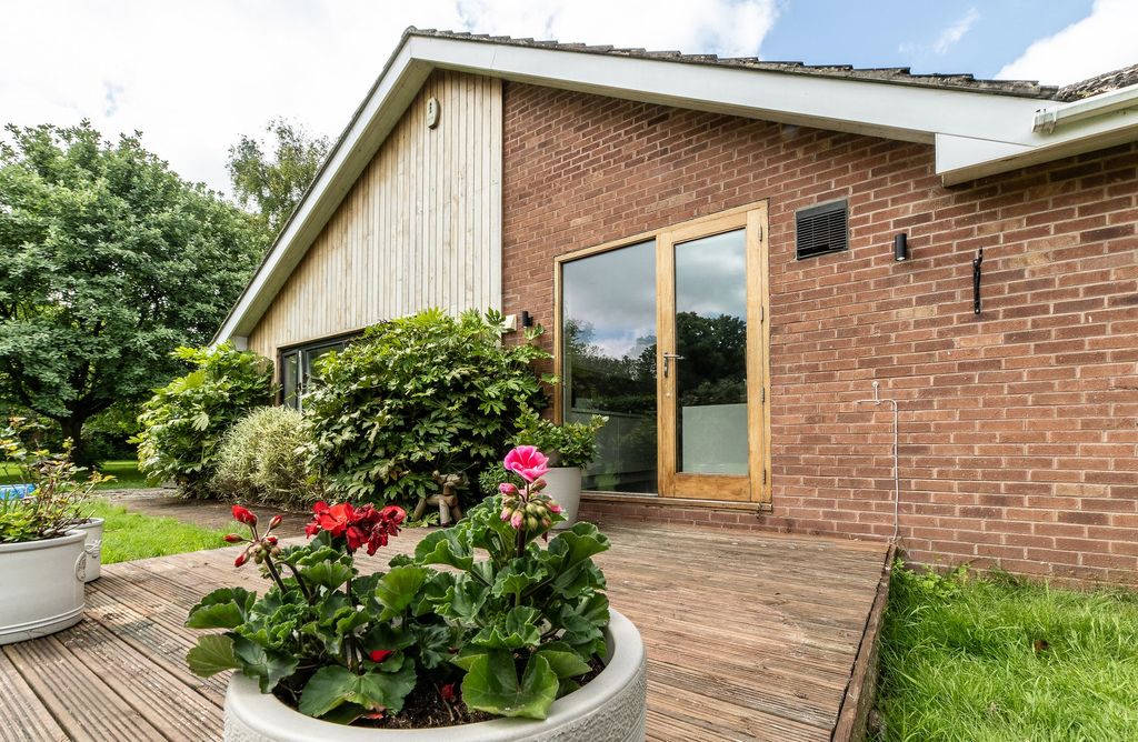Property photo 1 of 37