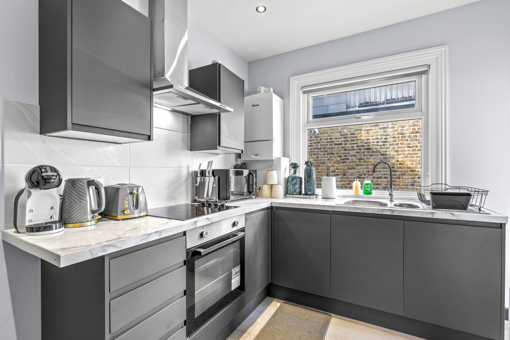 Property photo 1 of 25