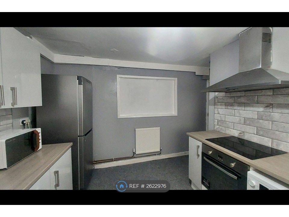 Property photo 2 of 35