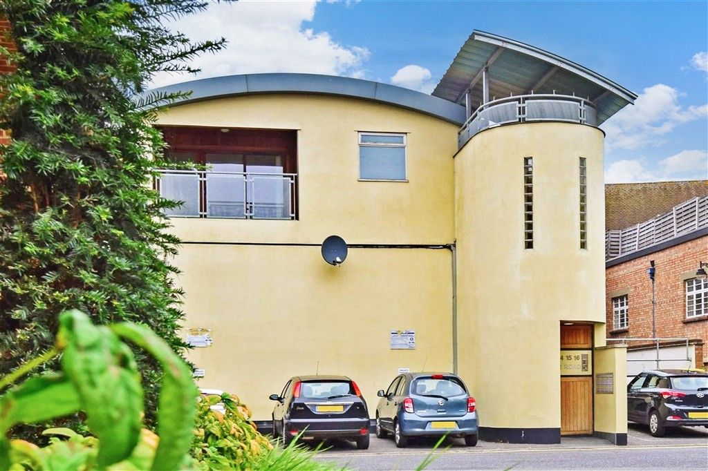 Property photo 2 of 9 Front