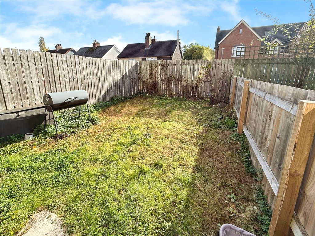 Property photo 3 of 12 Gardens