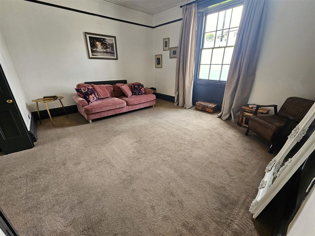 Property photo 2 of 20 Drawing Room.Jpg