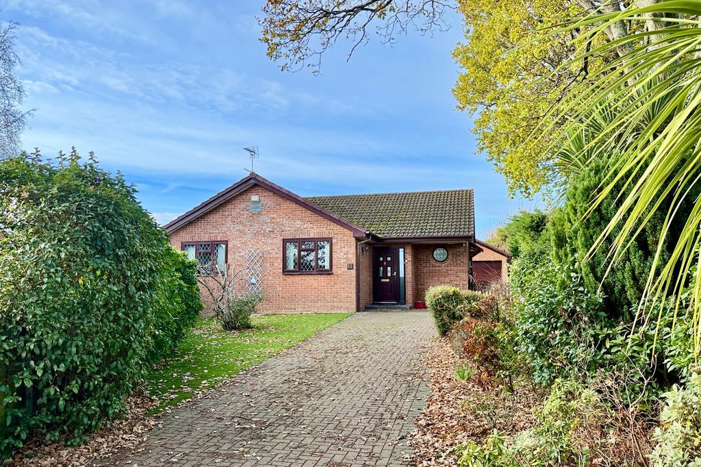 Property photo 1 of 16 3 Bedroom Detached Bungalow