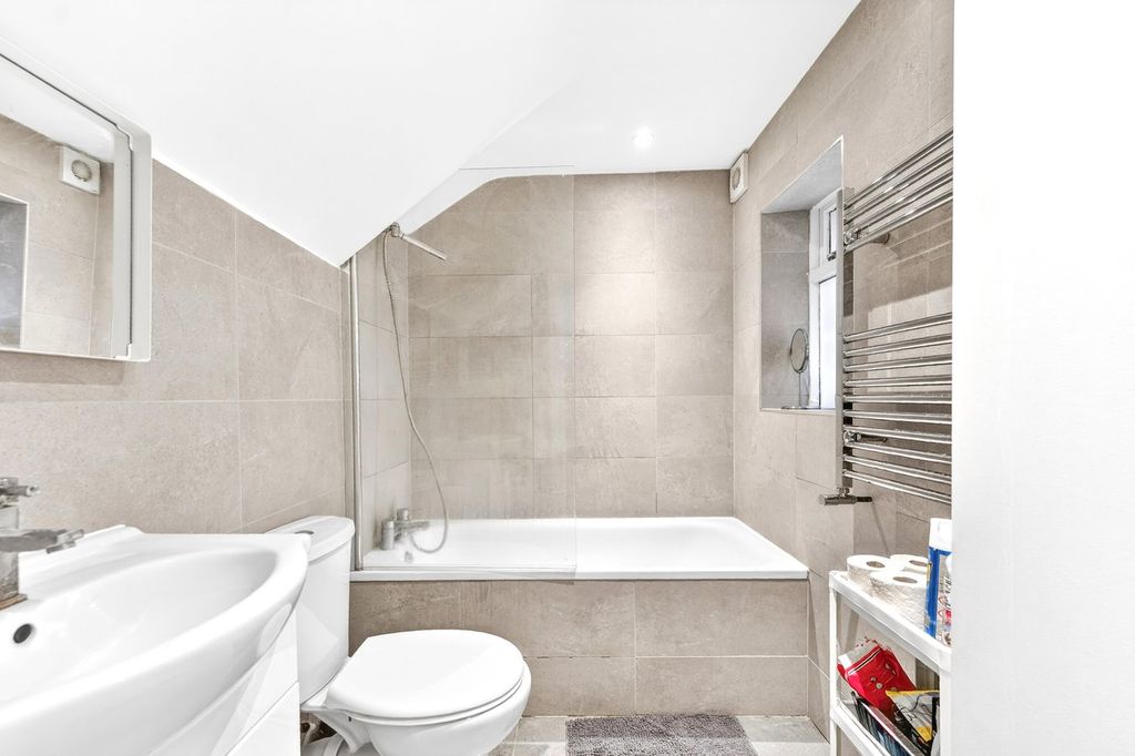 Property photo 3 of 8 Bath 2