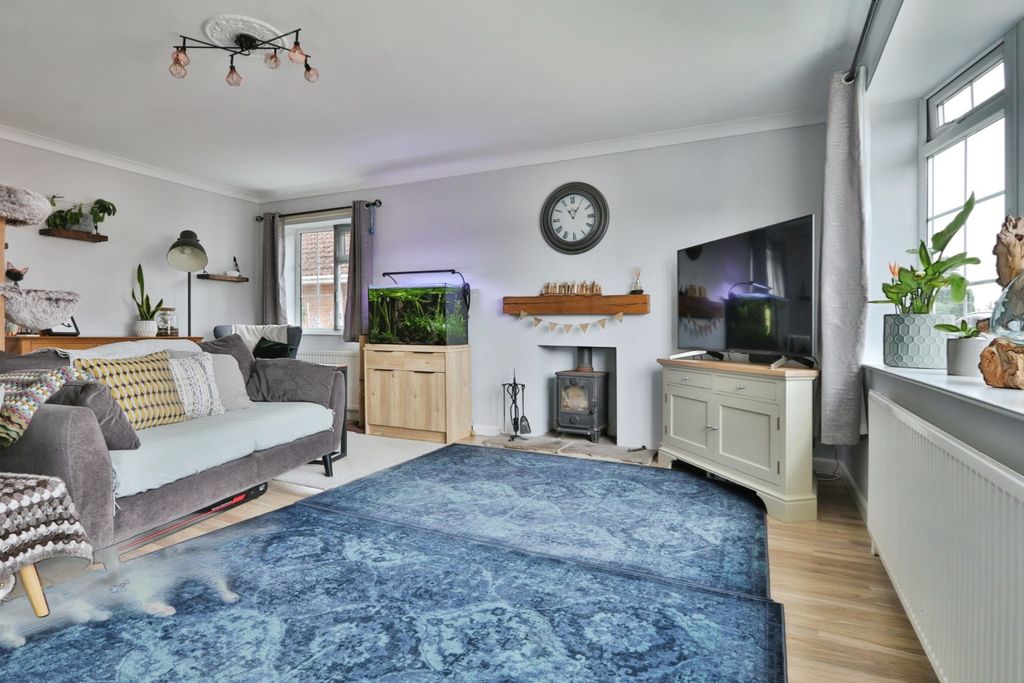 Property photo 2 of 14 4151815