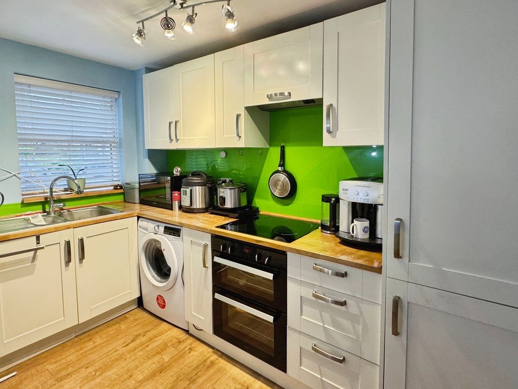 Property photo 2 of 8 Pbox-Img.Jpg