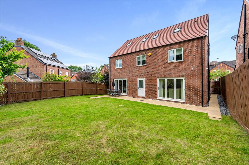 Additional image 31 of 6 bed detached house to rentAspen Drive, Scarcroft, Leeds LS14