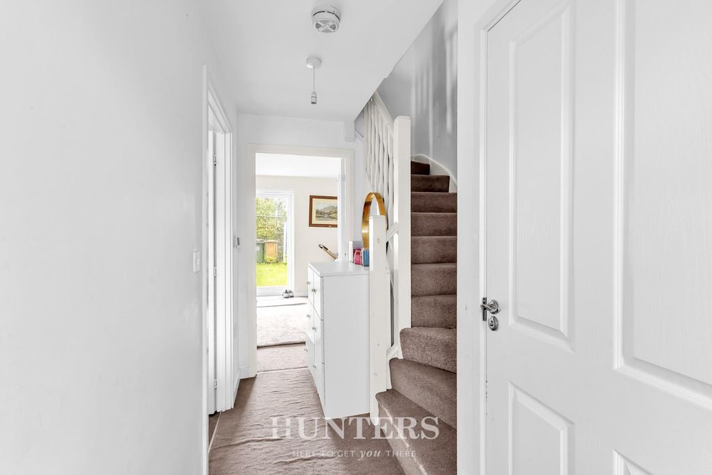 Property photo 2 of 17 Windermere Road (14).Jpg