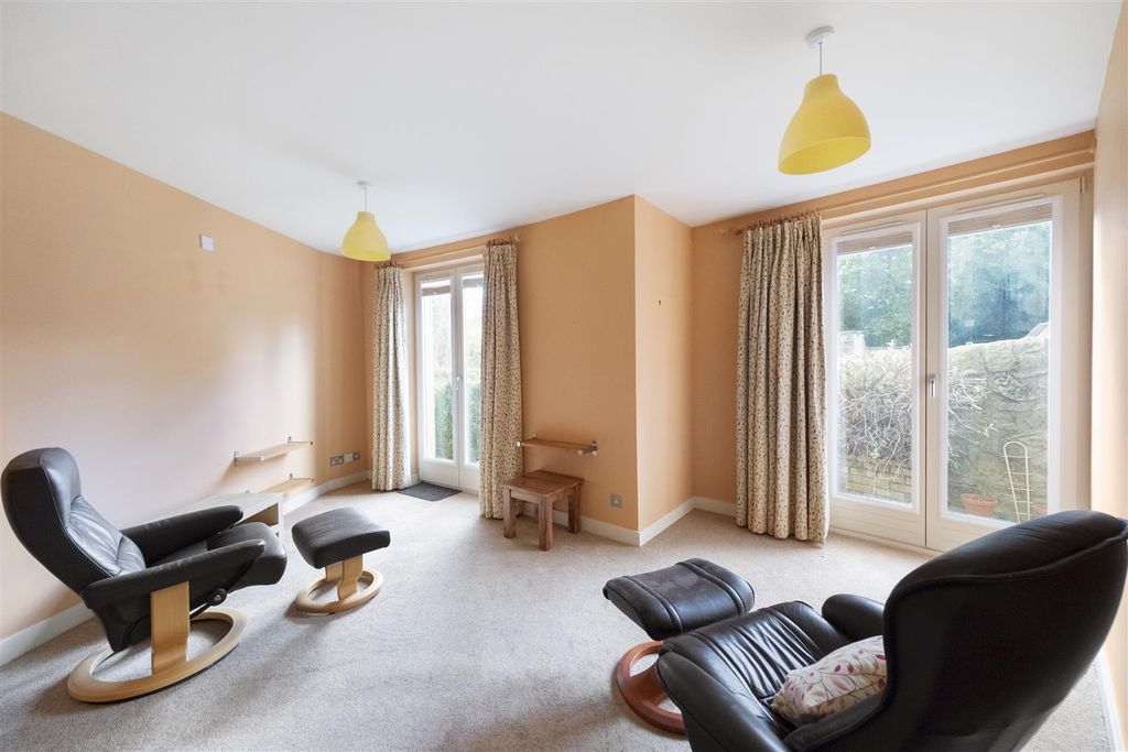 Property photo 2 of 29