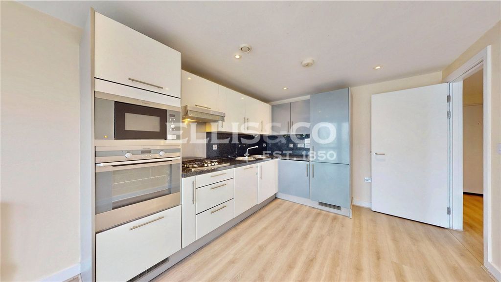 Property photo 3 of 17 Picture No. 05